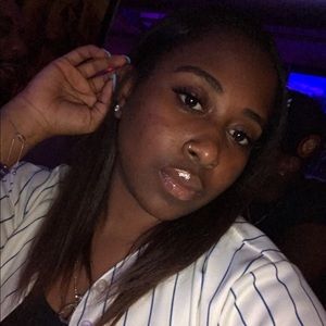 Meet your Posher, Sade